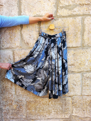 Falda Pantalón Vintage Flores Grises