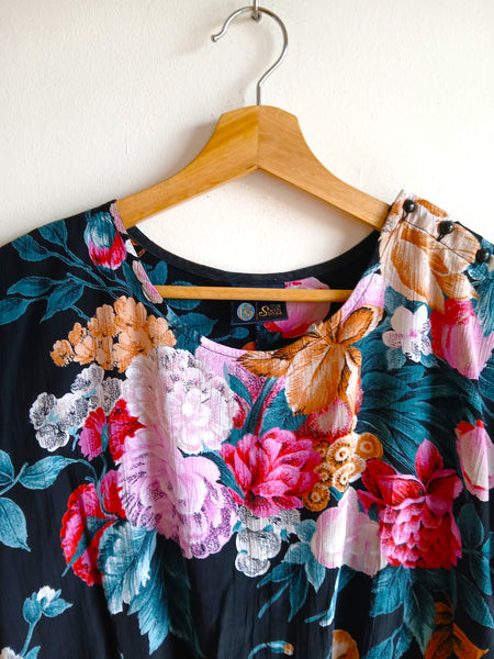 Camisa Vintage Negra Flores