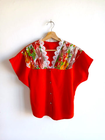Camisa Vintage Roja Flores Bordados