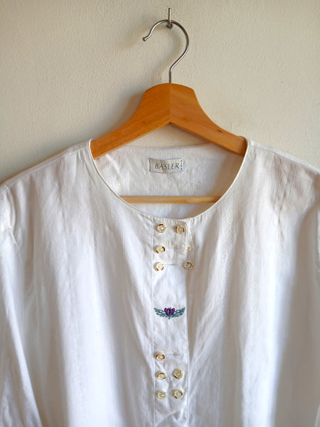 Camisa Vintage Blanca con Botones y Bordadito