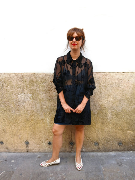 Camisa Vintage Semi Transparente con Bordados de Flores
