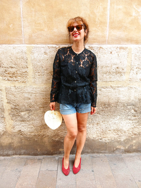 Camisa Vintage Negra Flores Bordadas Made in Italy