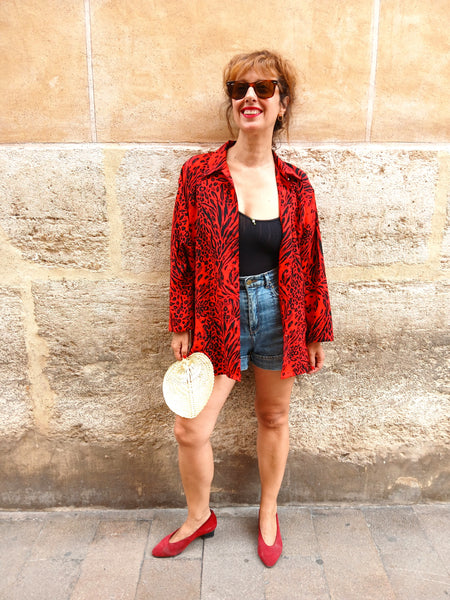 Sobre Camisa Vintage Roja Animal Print