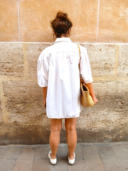 Camisa Vintage Blanca con Bordados de Uvas