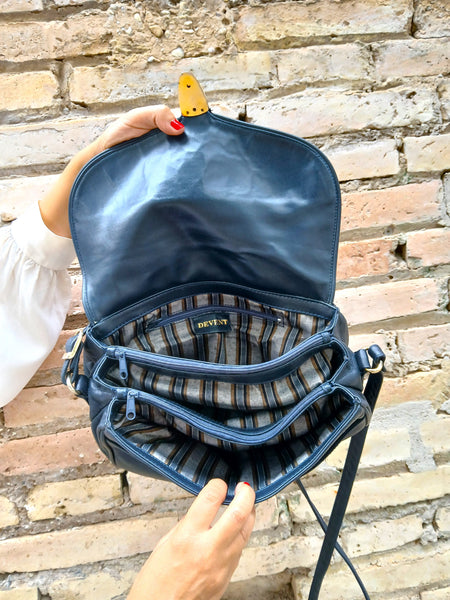 Bolso Vintage Años 90 de Piel Azul Marino Oscuro y Cierre Dorado